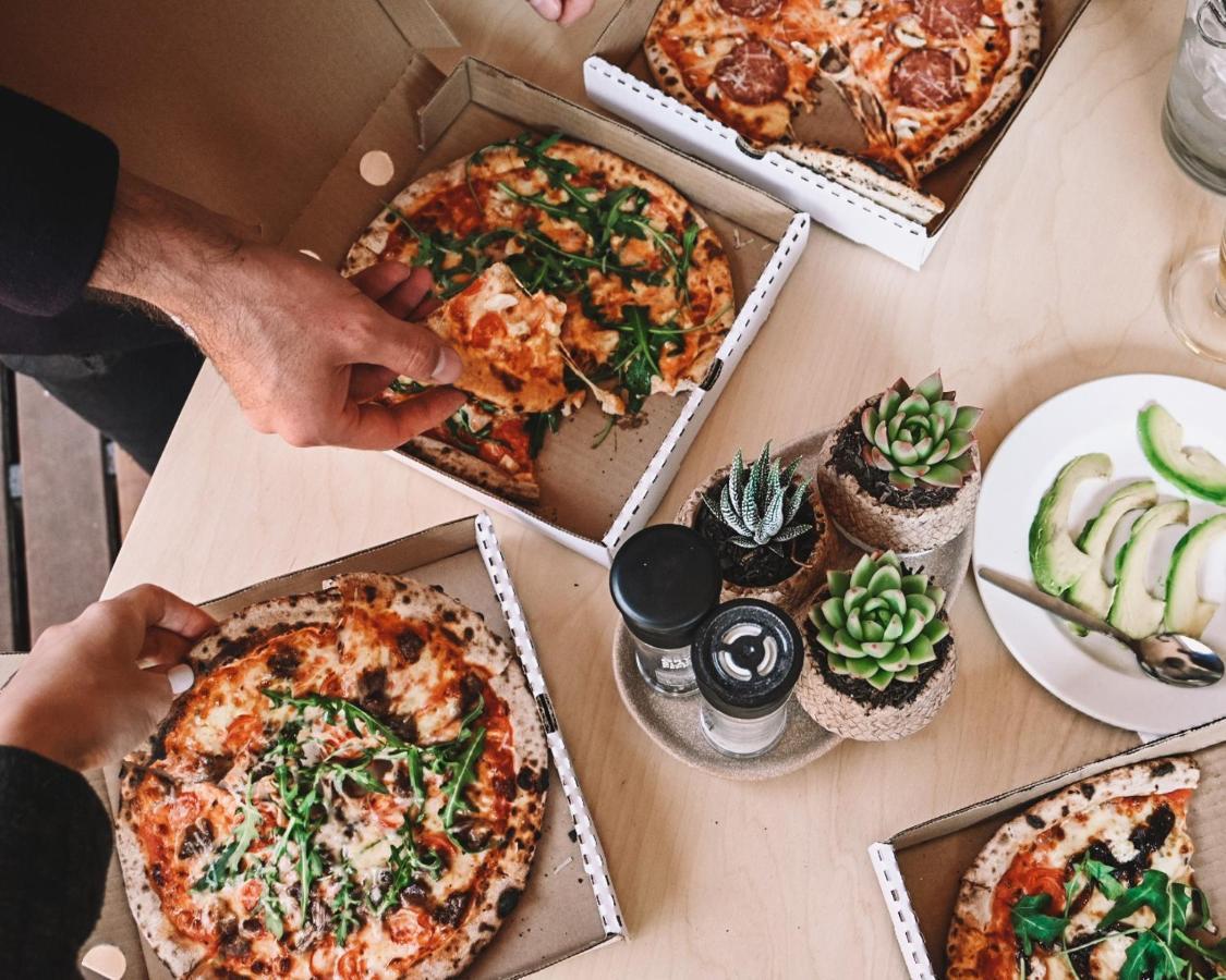 Menlyn Boutique Hotel Pretoria-Noord Extérieur photo Pizzas from Pizza Pizza