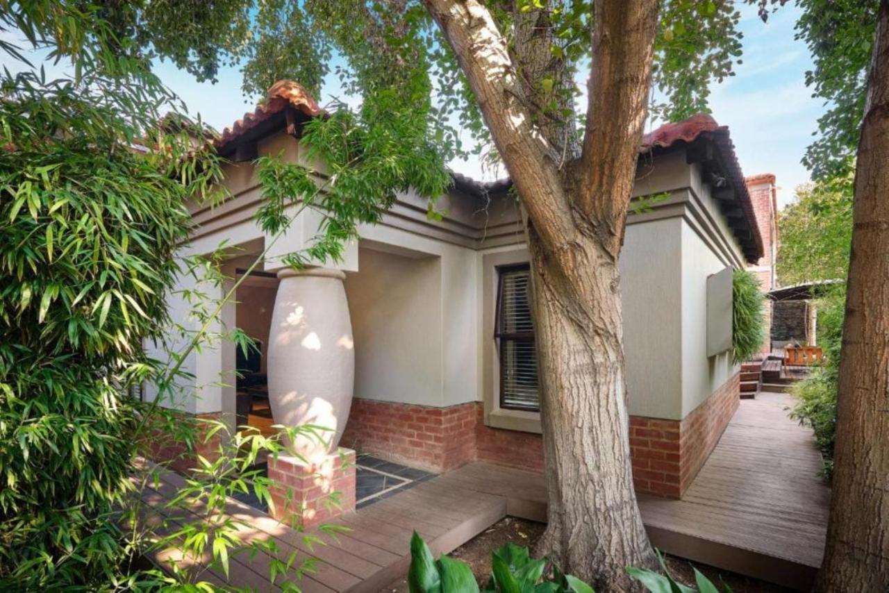 Menlyn Boutique Hotel Pretoria-Noord Extérieur photo The house in 2011
