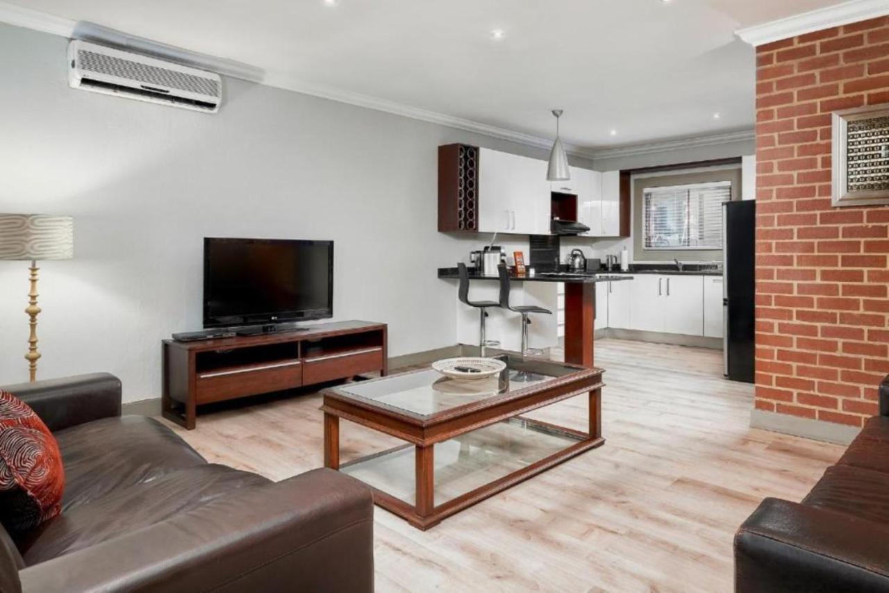 Menlyn Boutique Hotel Pretoria-Noord Extérieur photo A typical apartment at the University of Western Australia